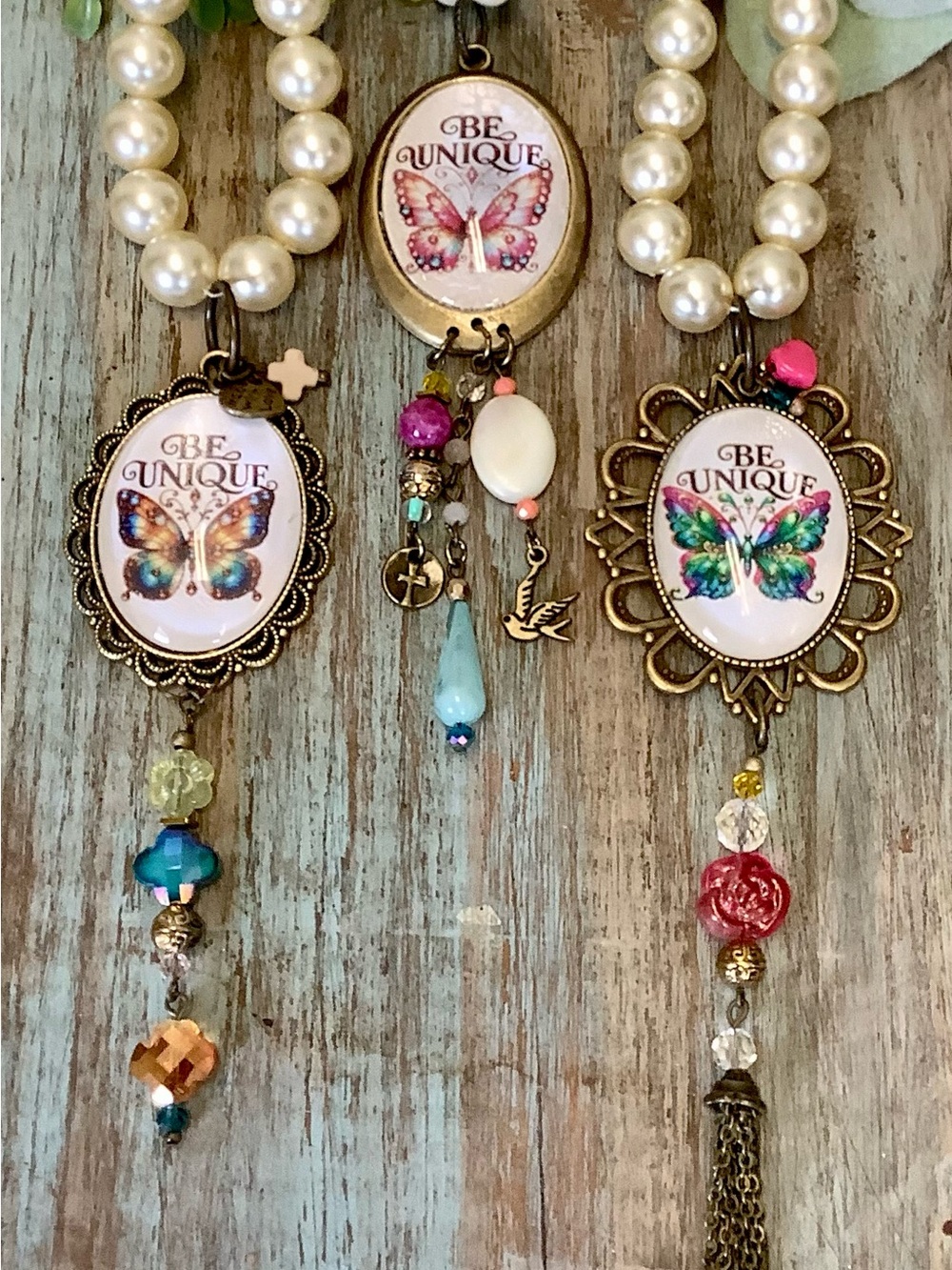 “BE UNIQUE” handmade, VINTAGE-pearl, pendant BUTTERFLY necklace!!!